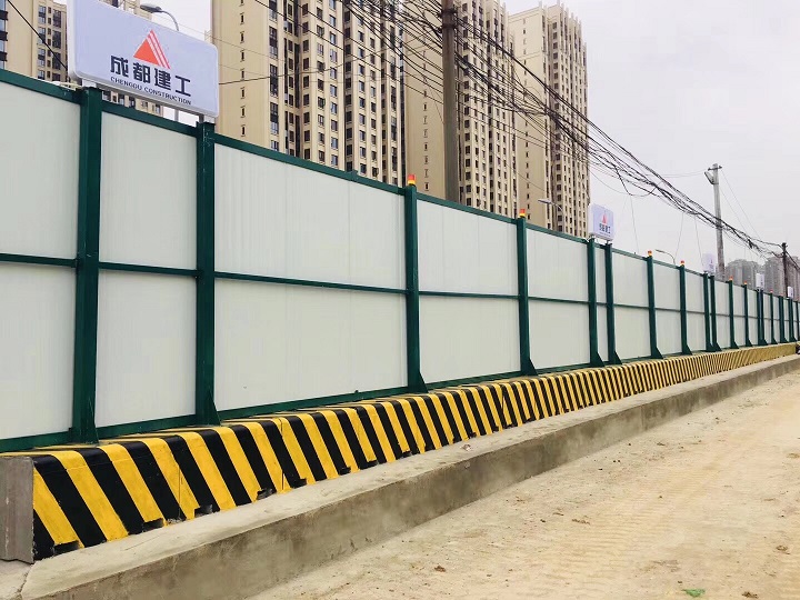 住建局：新開(kāi)工項(xiàng)目，圍擋高度不低于3米！